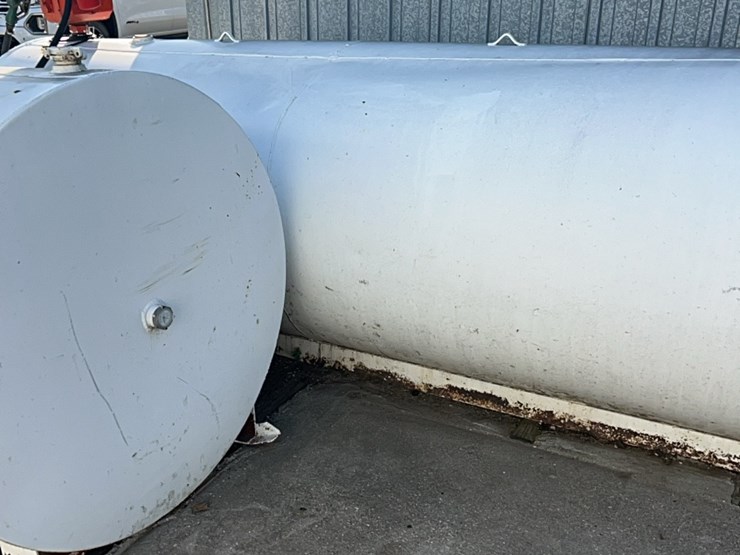 1000-gallon-fuel-tank-and-500-gallon-fuel-tank,-sell-together,-includes-pump,-used-for-diesel-image-10