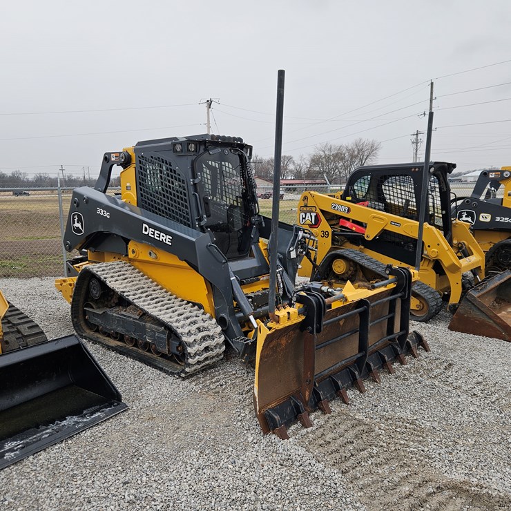 2022 DEERE 333G