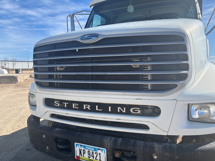 2005-sterling-lt8500-image-9