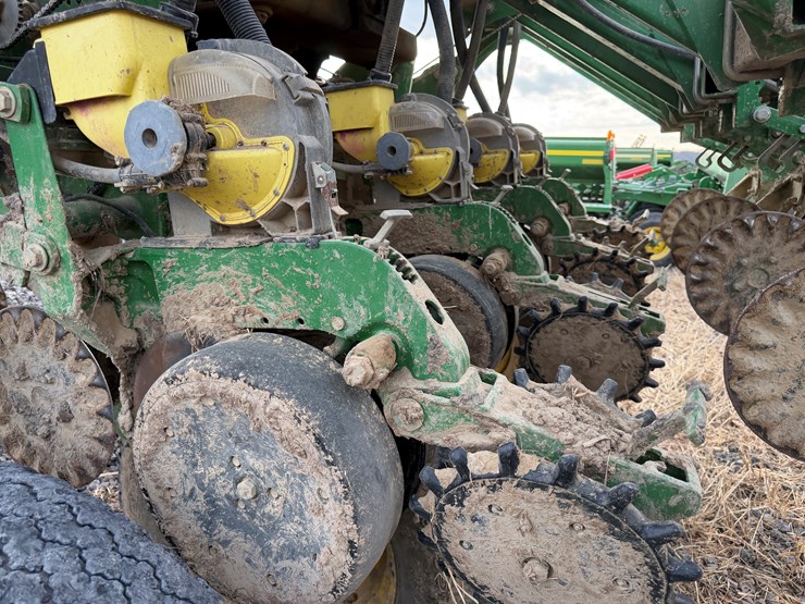 john-deere-1790-image-42