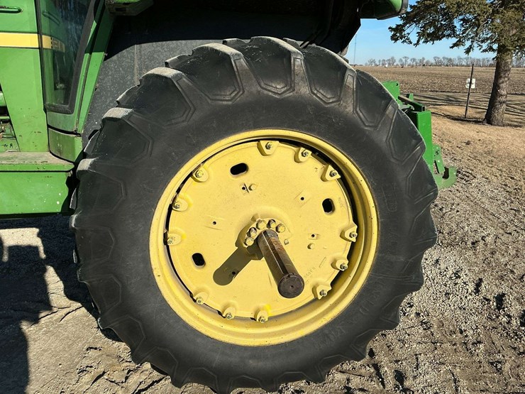 1980-john-deere-4440-image-24