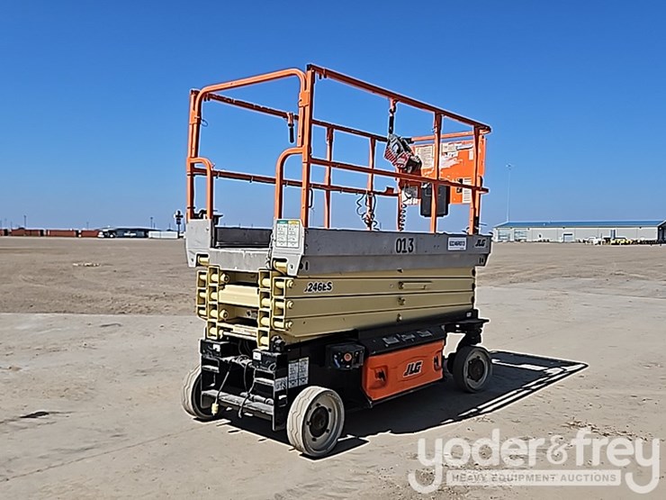 2022-jlg-3246es-image-5