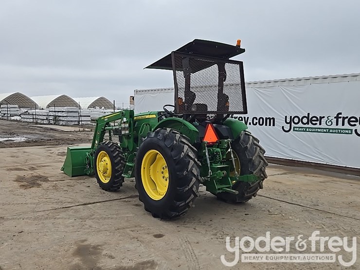 2020-john-deere-5075e-image-3