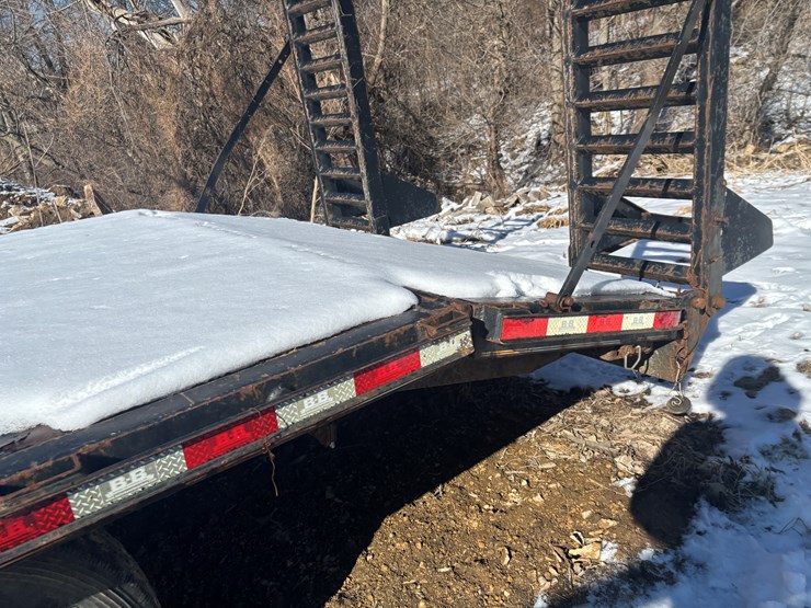 #2272-•-b-&-b-26'-equipment-trailer-image-12