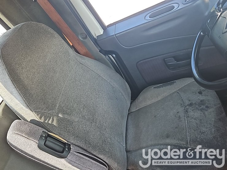 2017-international-8600-image-44