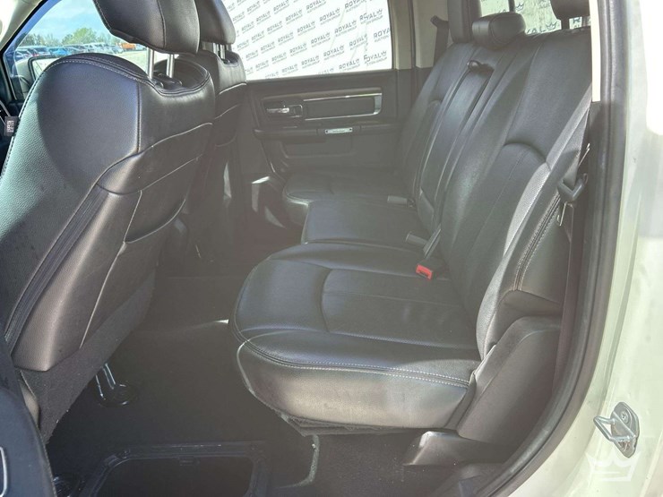 2018-dodge-1500-image-23