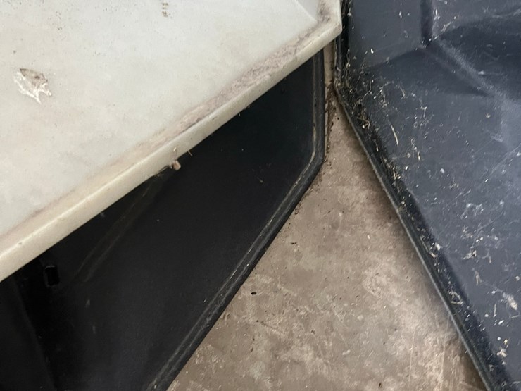 (4)-grain-hoppers,-all-are-good-shape,-winner-takes-all-4-image-7