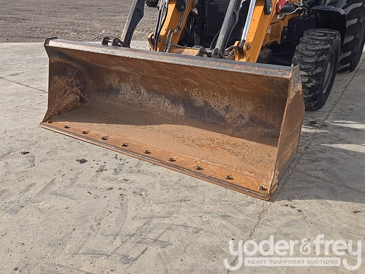 2022-case-590sn-image-10