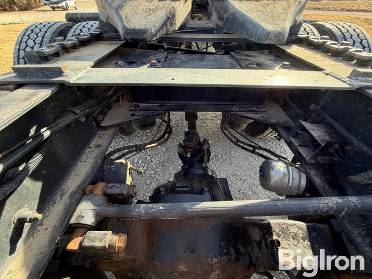 2016-peterbilt-579-image-17