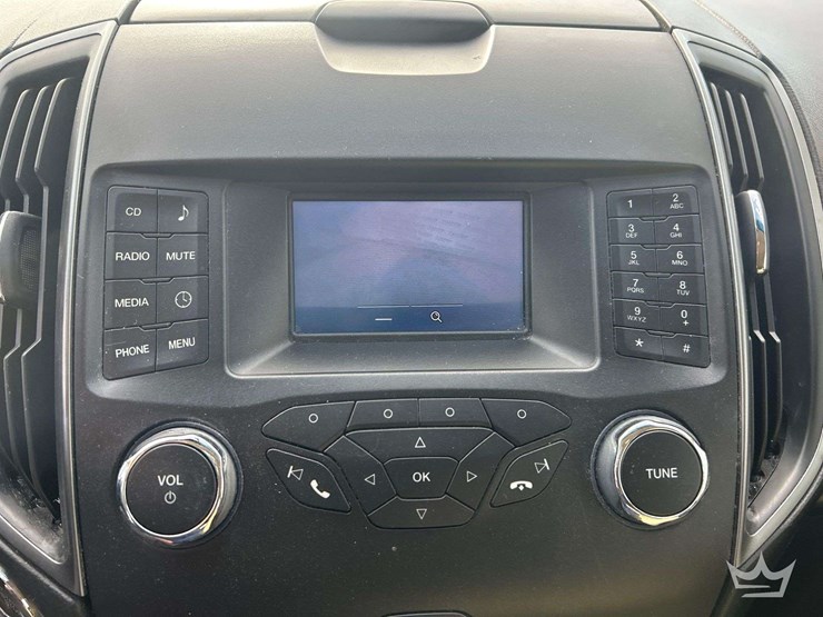 2015-ford-edge-image-16