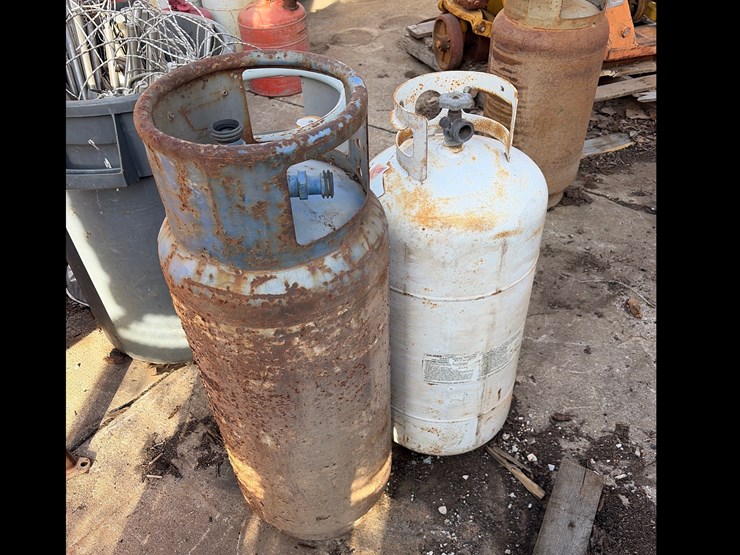 #93-•-propane-tanks-image-3