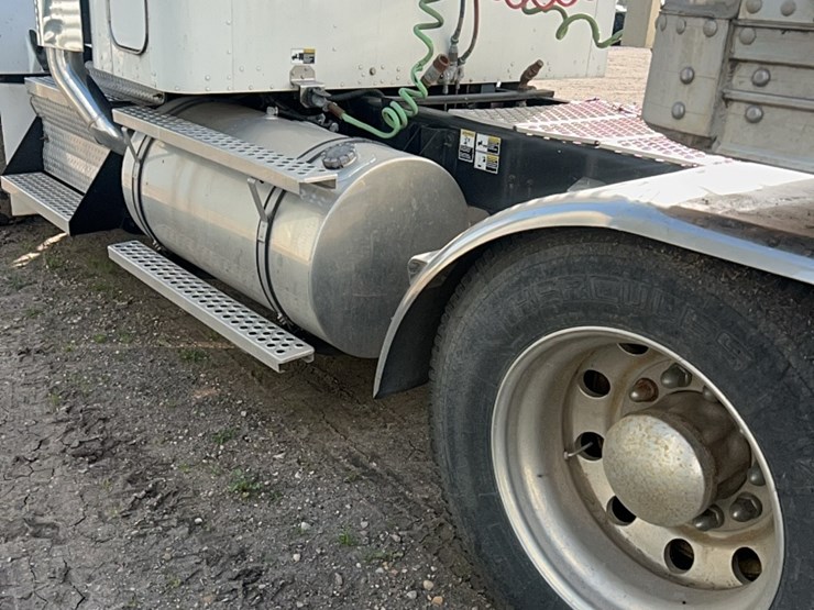 2007-kenworth-t800-image-32