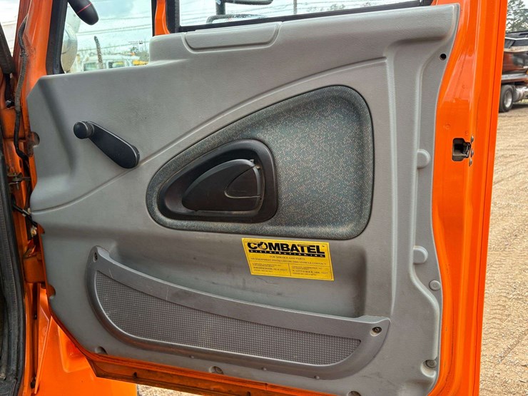 2004-international-durastar-4300-image-15