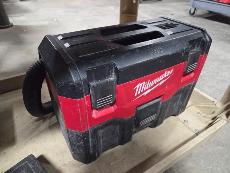 #5417-•-(5)-milwaukee-tools-w/-(5)-batteries-and-more-image-15