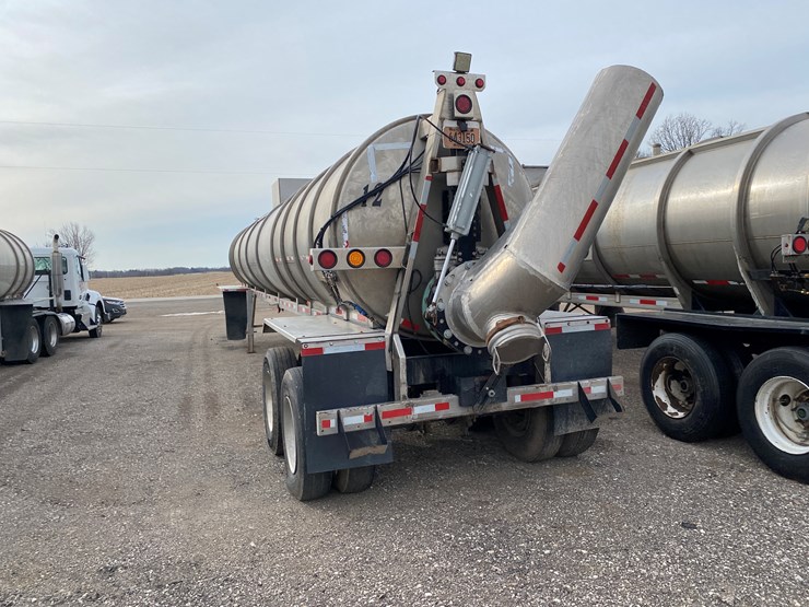 #504-•-2012-northern-8,500-gallon-semi-manure-tanker-(has-wi-title)-(waupun,-wi)-image-11