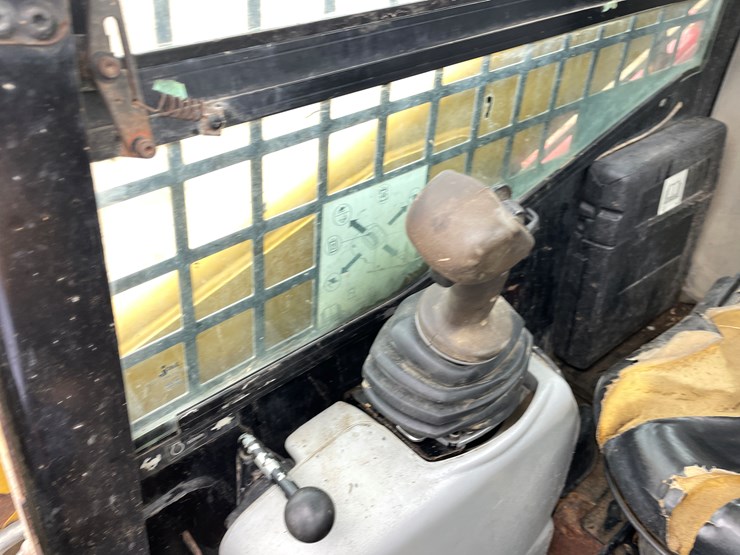 caterpillar-247-image-34