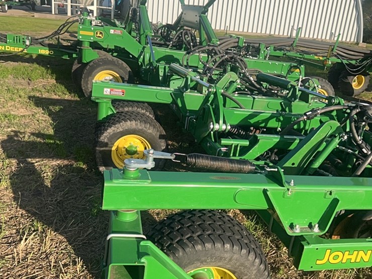 2018-john-deere-1910-image-97