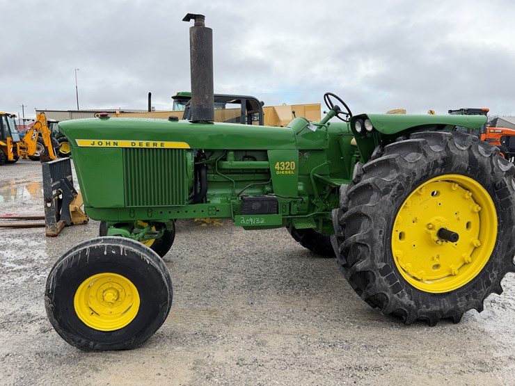 1972-john-deere-4320-image-4