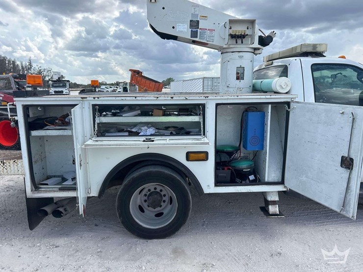 2009-ford-f550-image-22