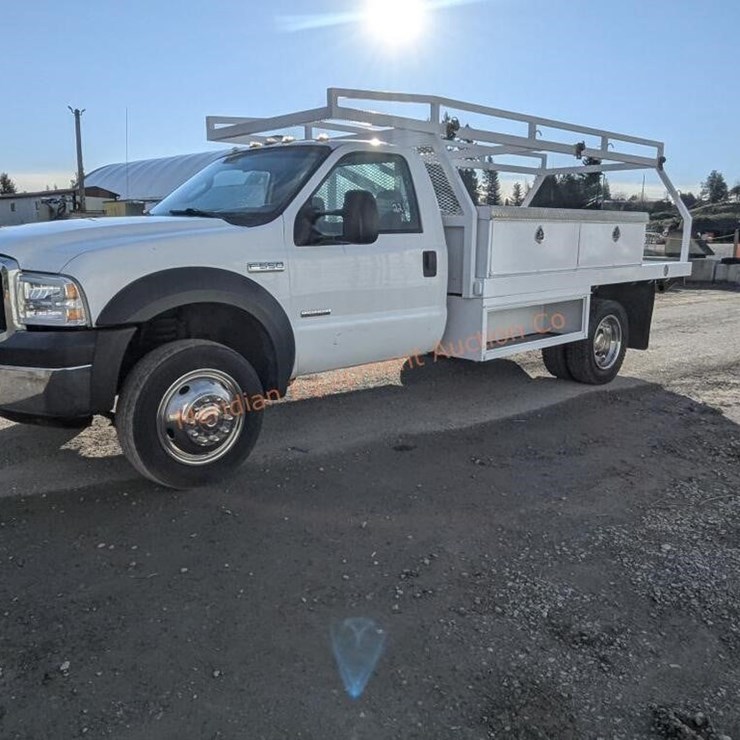 2005 FORD F550 XL