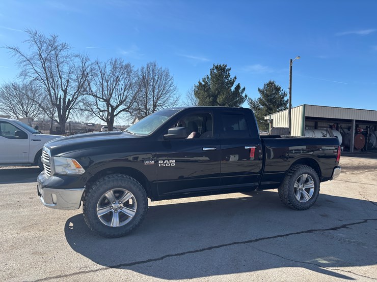 2014-dodge-1500-image-1