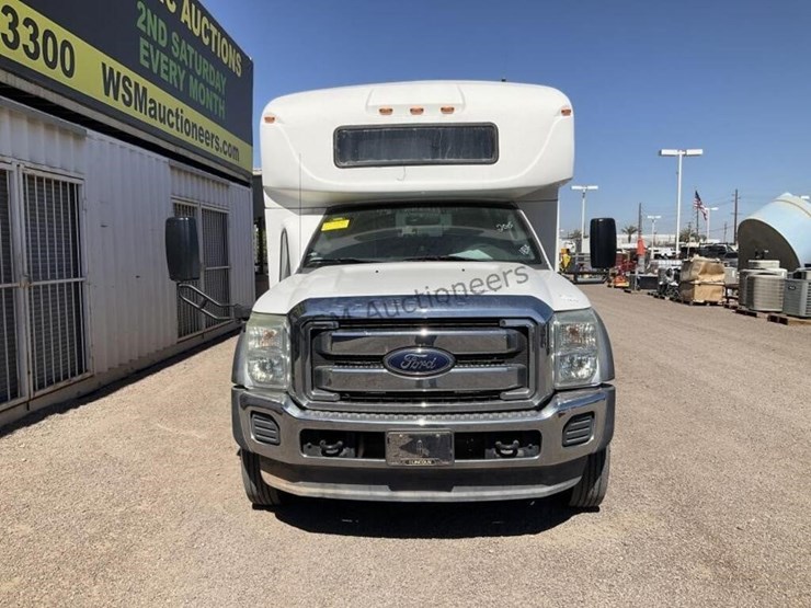 2015-ford-f550-image-3