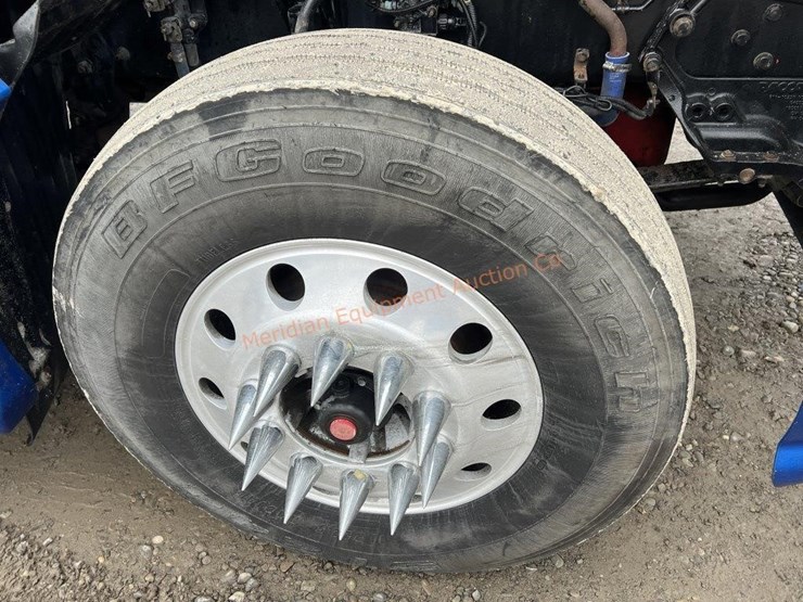 2012-kenworth-t600-image-13