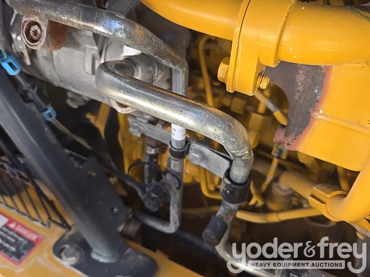 2018-deere-310sl-image-64