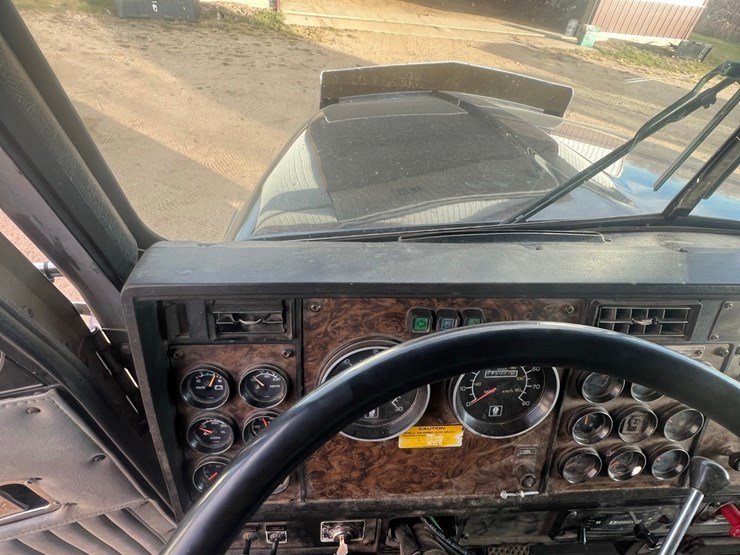 1992-kenworth-t800-image-31