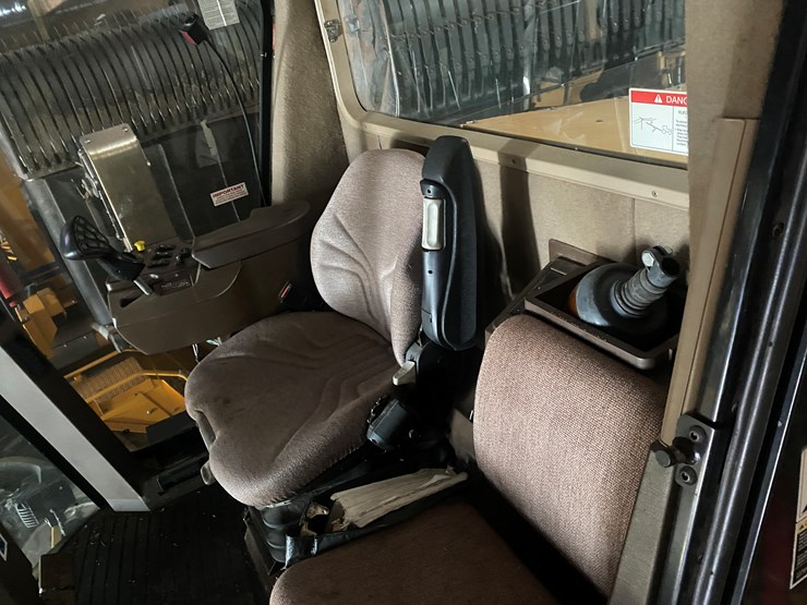 #135-•-2013-oxbo-4334-self-propelled-merger-(reedsville,-wi)-image-35