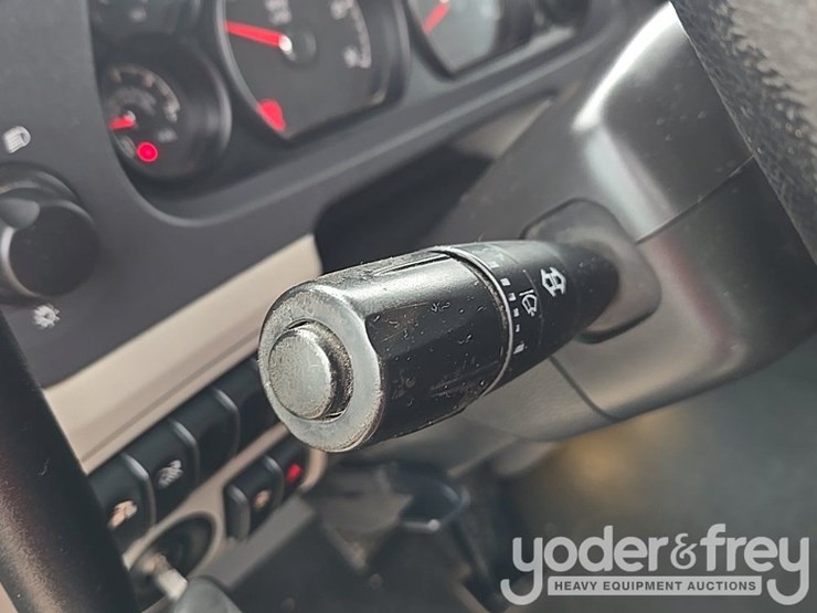 2019-peterbilt-579-image-77