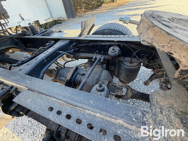 2016-peterbilt-579-image-15