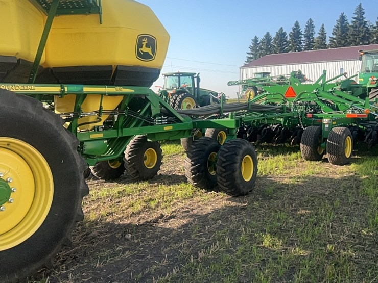 2018-john-deere-1910-image-5