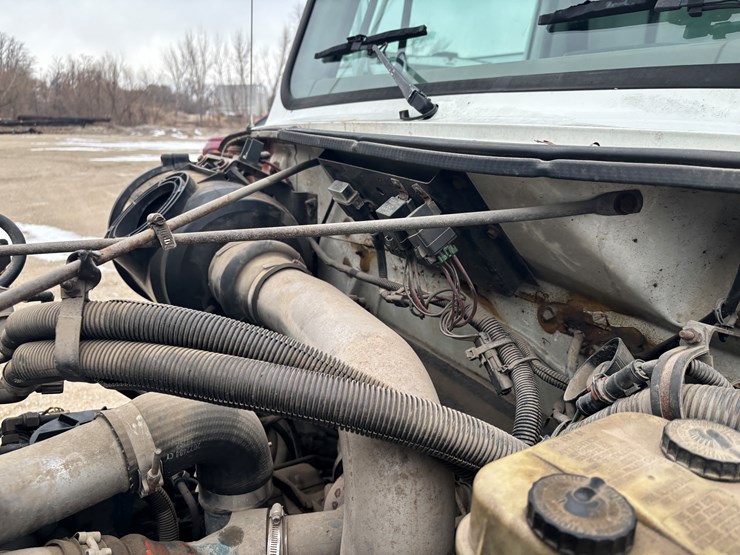 2002-international-4700-image-17