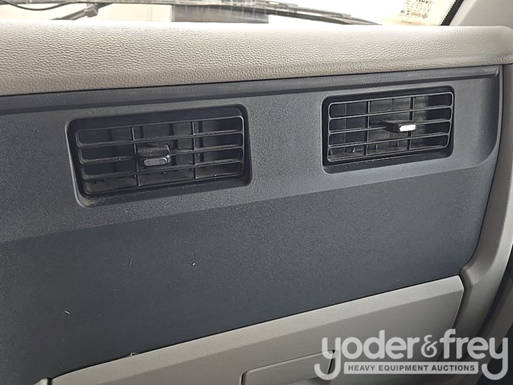 2019-peterbilt-579-image-82