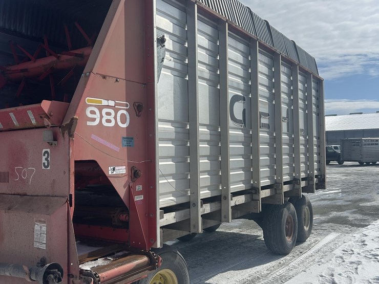 2024-gehl-980-image-1