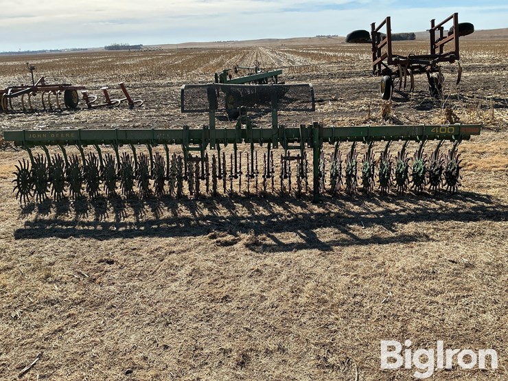 john-deere-400-image-2