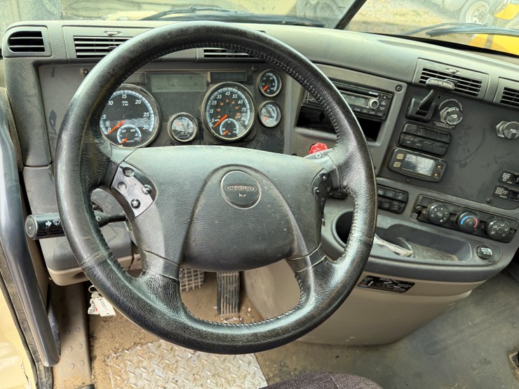 #40955-•-2016-freightliner-cascadia-t/a-daycab-truck-tractor-3akjged54gshn2294-image-58