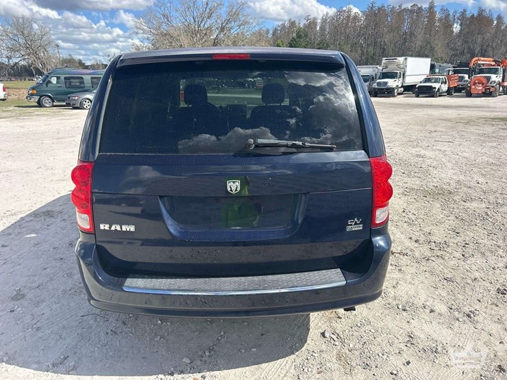 2024-ford-explorer-image-19