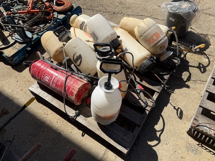 #6491-•-manual-sprayers-image-1