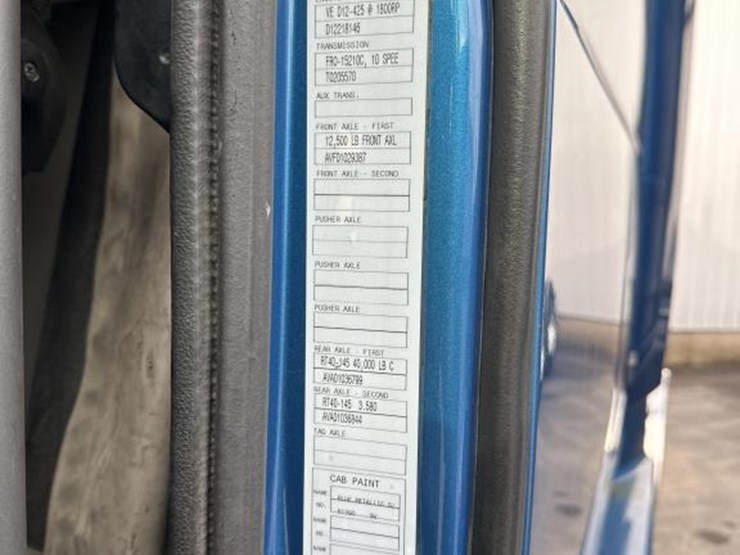 2001-volvo-10-image-65