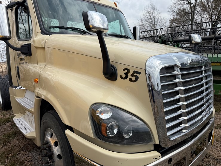 #40955-•-2016-freightliner-cascadia-t/a-daycab-truck-tractor-3akjged54gshn2294-image-35