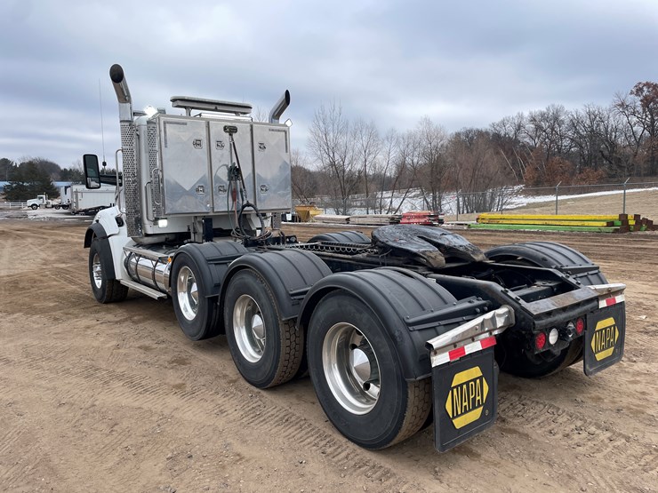 2019-kenworth-t880-image-2