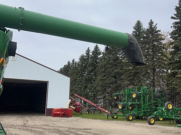 2014-john-deere-s680-image-51