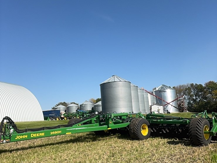 2023-john-deere-h-image-6