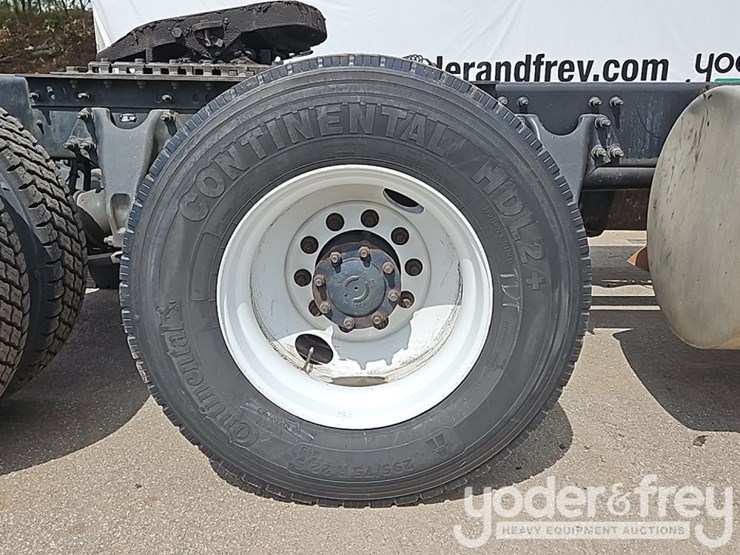 2017-international-8600-image-10