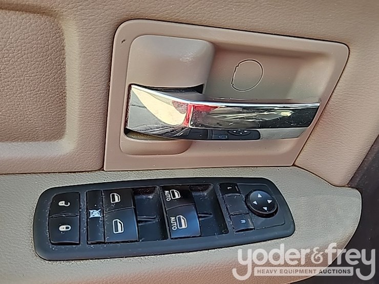 2010-dodge-ram-3500-image-42