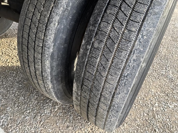 2017-utility-53'-image-30