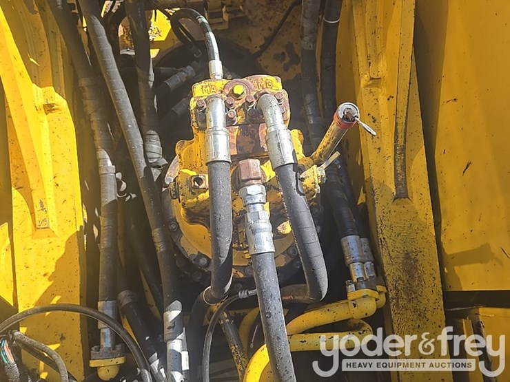 2013-komatsu-pc490-lc-10-image-47