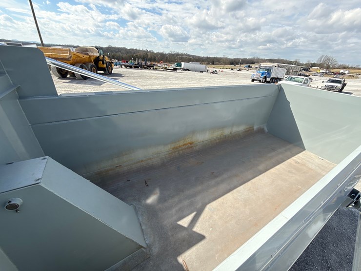 2008-peterbilt-367-image-31